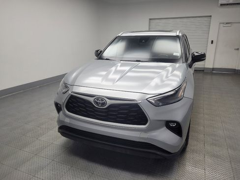 Used 2022 Toyota Highlander XLE image 15