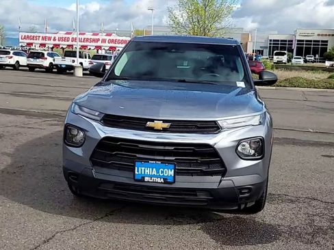 Used 2021 Chevrolet TrailBlazer LS FWD image 3