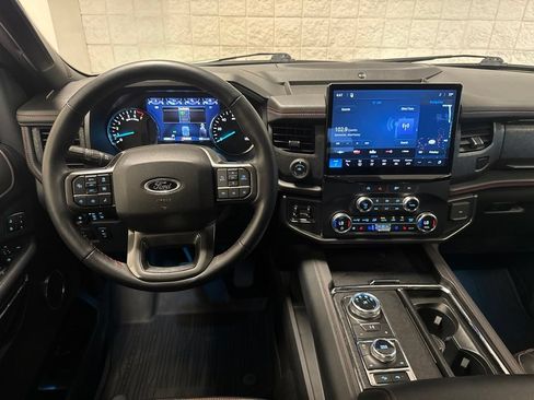 Used 2023 Ford Expedition Limited AWD/4WD image 5