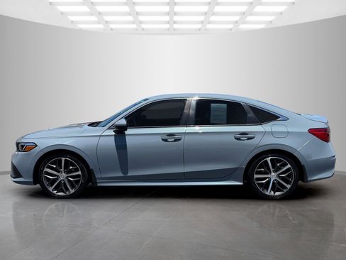 Used 2023 Honda Civic Touring image 3