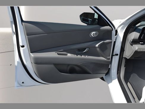 New 2026 Hyundai Elantra SE FWD image 15