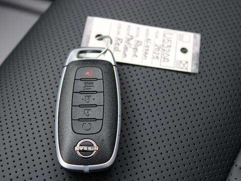 Certified 2025 Nissan Rogue Platinum w/ Tech Package image 37