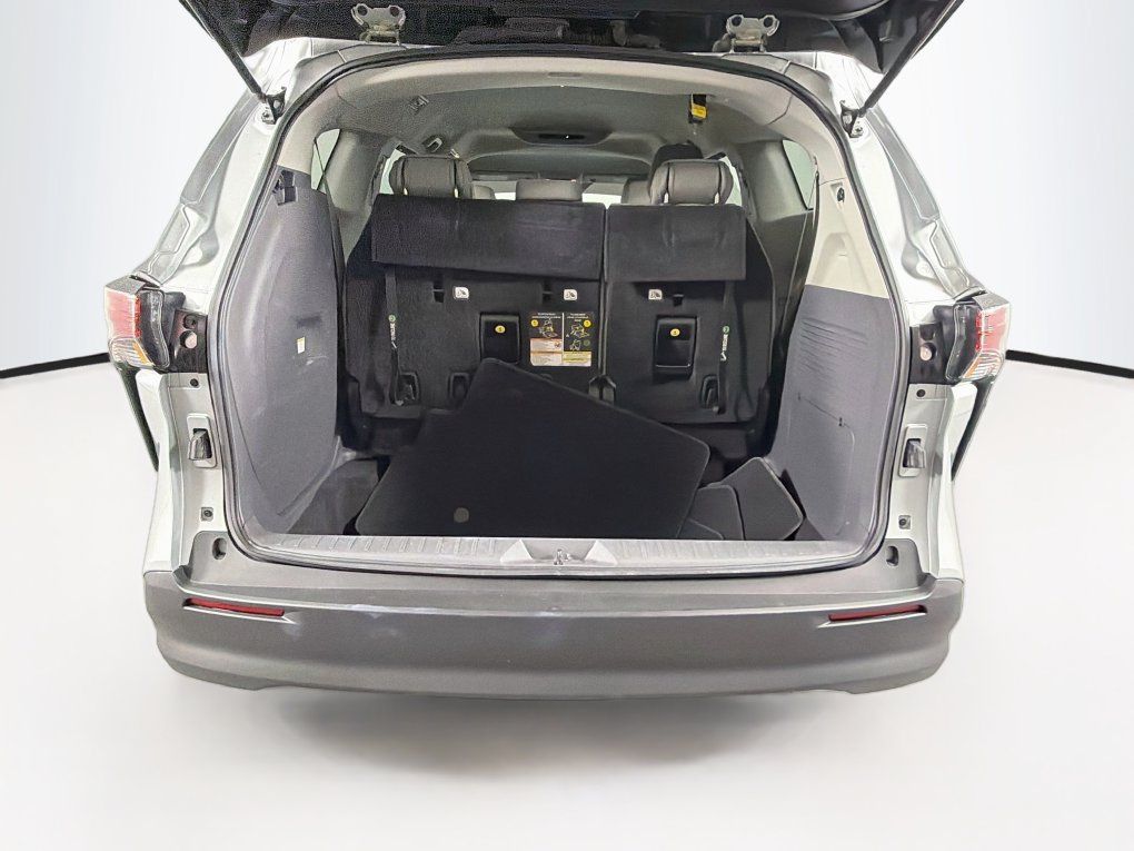 Used 2022 Toyota Sienna LE FWD image 26