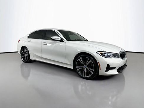 Used 2022 BMW 330i Sedan w/ Driving Assistance Package RWD image 3