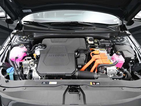 Certified 2025 Hyundai Elantra SEL FWD image 23