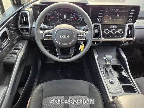 Used 2023 Kia Sorento LX FWD image 13