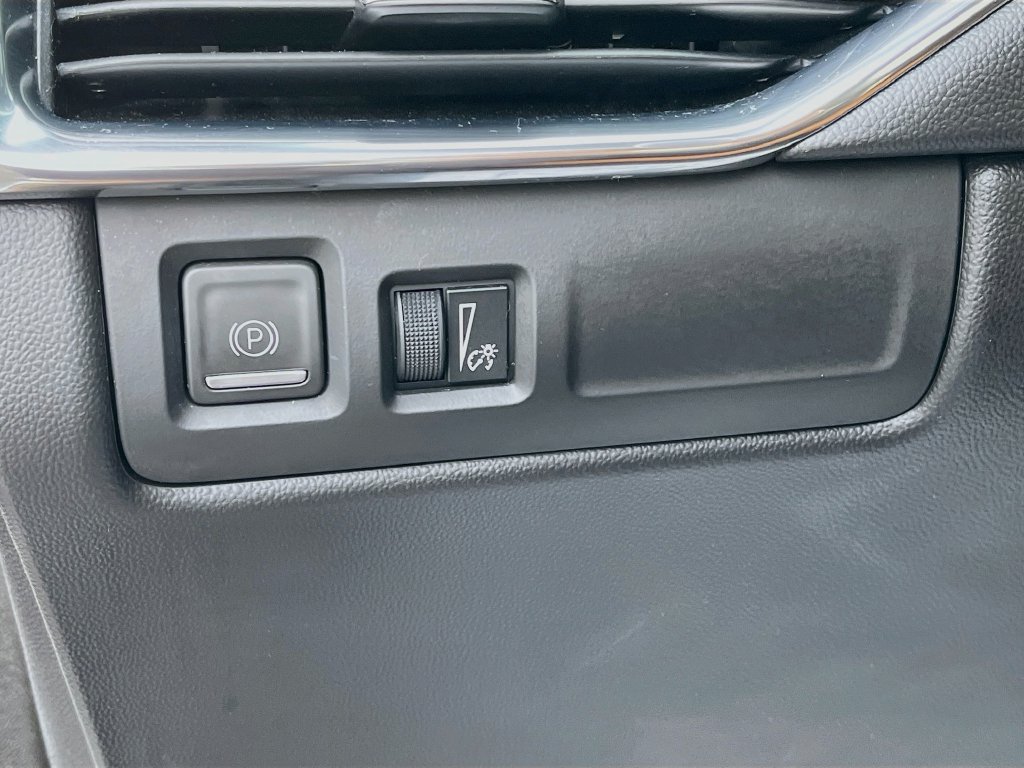 Certified 2023 Cadillac XT4 Premium Luxury FWD image 20