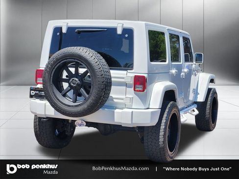 Used 2015 Jeep Wrangler Unlimited Rubicon w/ Connectivity Group AWD/4WD image 25