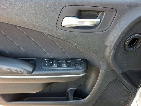 Used 2022 Dodge Charger SXT RWD image 10