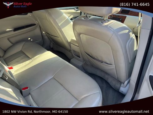 Used 2009 Chevrolet Impala LT w/ Luxury Edition Package image 8