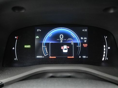 Used 2025 Toyota Camry LE image 16