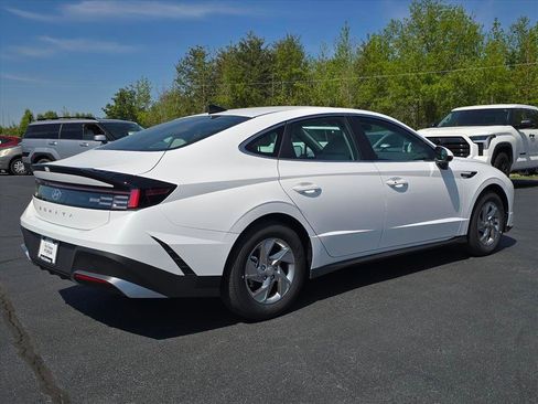 New 2026 Hyundai Sonata SE FWD image 3