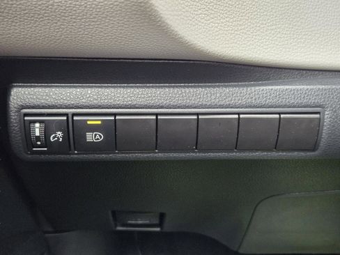 Used 2024 Toyota Corolla LE FWD image 20