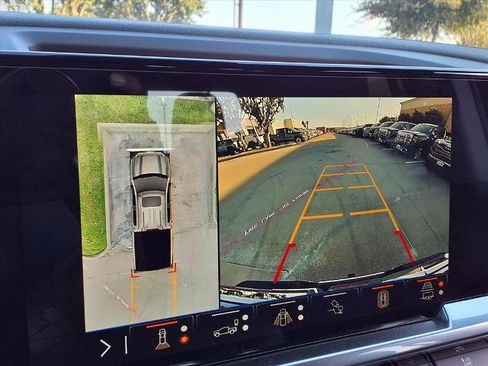 New 2026 GMC Sierra 1500 SLT image 5