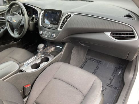 Used 2024 Chevrolet Malibu LT image 27