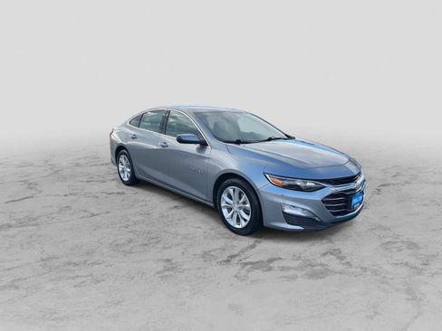 Used 2024 Chevrolet Malibu LT image 2