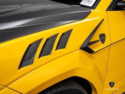 Used 2019 Lamborghini Urus AWD/4WD image 14