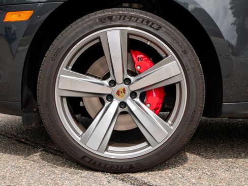 Used 2024 Porsche Macan S image 15