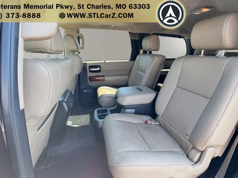 Used 2018 Toyota Sequoia Platinum w/ Carpet Mat Package AWD/4WD image 12