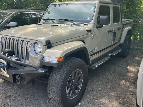 Used 2020 Jeep Gladiator Overland AWD/4WD image 1