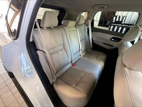 Used 2025 Nissan Rogue SV image 15