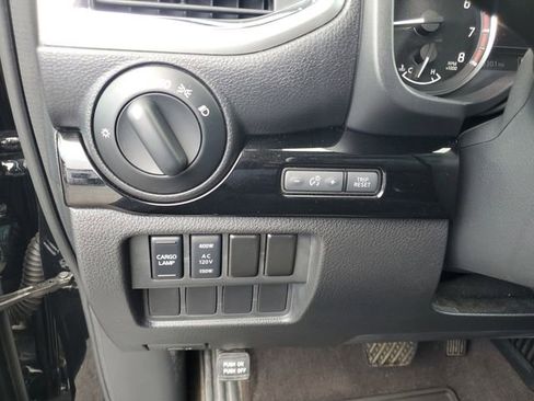 Used 2021 Nissan Titan SV w/ SV Convenience Package AWD/4WD image 29
