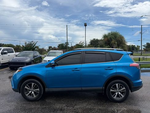 Used 2017 Toyota RAV4 XLE FWD image 2