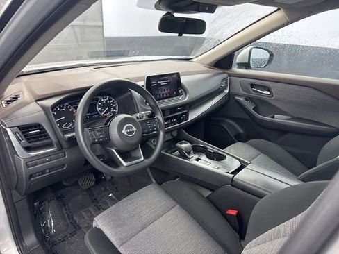 Used 2023 Nissan Rogue SV image 12