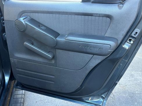 Used 2010 Ford Explorer Sport Trac XLT image 15