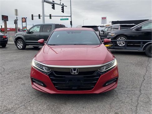 Used 2019 Honda Accord Sport image 2