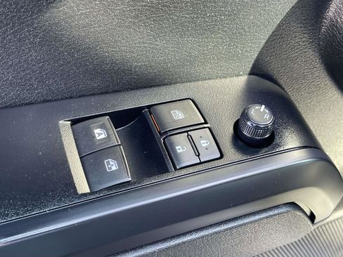 Used 2022 Toyota Tacoma SR RWD image 16