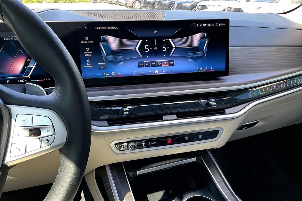 Used 2025 BMW X7 xDrive40i w/ Premium Package AWD/4WD image 8