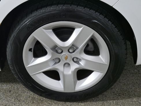 Used 2011 Chevrolet Malibu LS FWD image 15