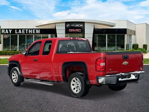 Used 2011 Chevrolet Silverado 1500 W/T image 3