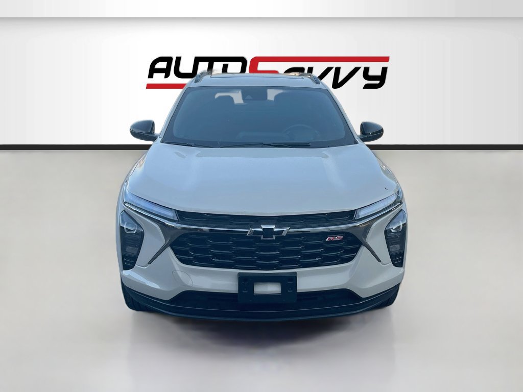 Used 2026 Chevrolet Trax RS w/ Sunroof Package FWD image 2