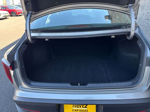 Used 2025 Kia K4 LXS image 32