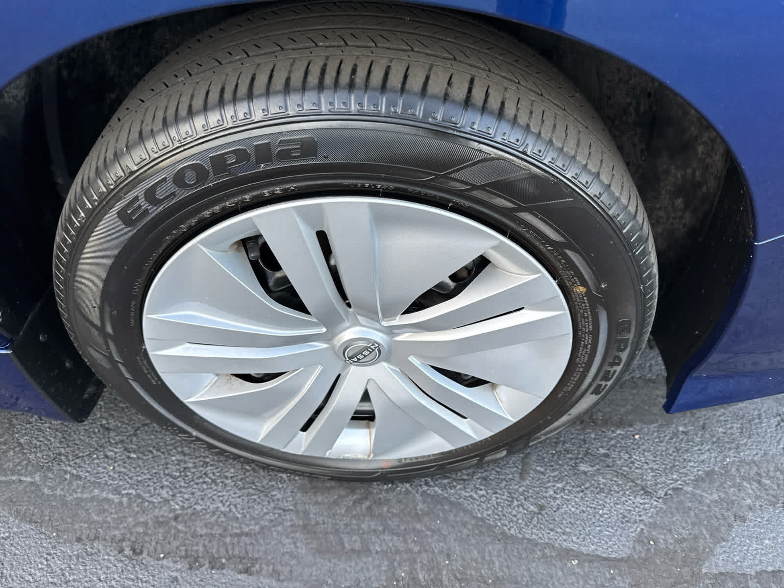Used 2025 Nissan Leaf S FWD image 13