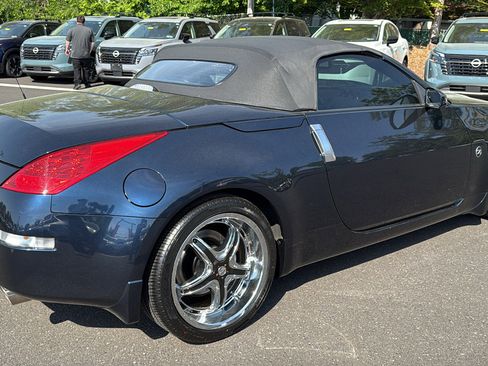 Used 2007 Nissan 350Z Touring RWD image 21