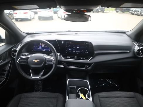 Used 2025 Chevrolet Equinox LT FWD image 10