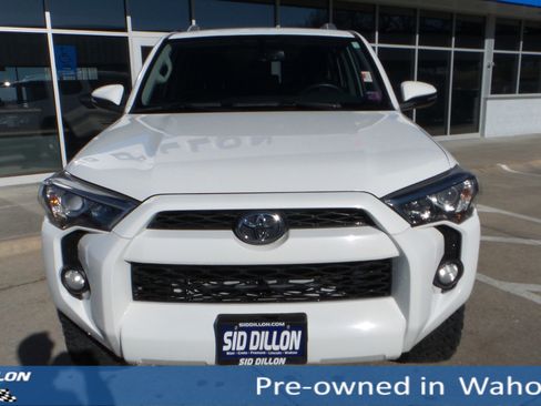 Used 2017 Toyota 4Runner SR5 Premium image 8
