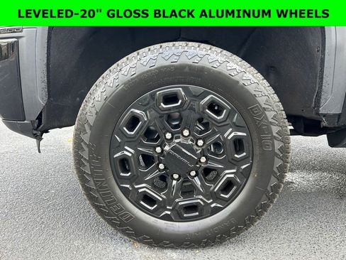 Used 2024 GMC Sierra 2500 Denali Ultimate image 2