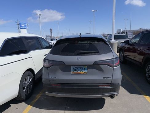 Used 2024 Honda HR-V Sport image 5