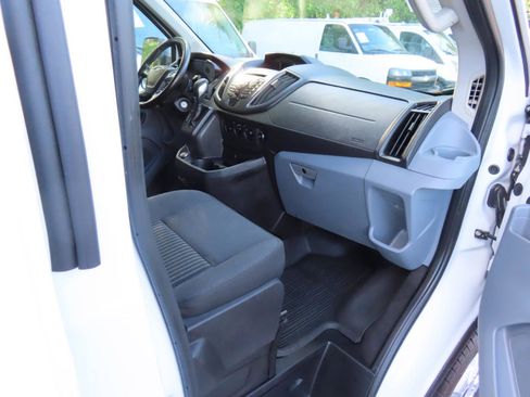 Used 2019 Ford Transit 250 130 Low Roof RWD image 9