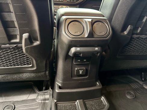 Used 2019 Jeep Wrangler Unlimited Rubicon image 31