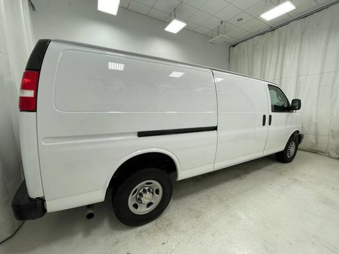 Used 2023 Chevrolet Express 2500 Extended w/ Driver Convenience Package RWD image 4
