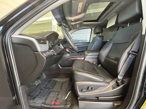 Used 2017 GMC Yukon XL SLT w/ Premium Edition AWD/4WD image 11