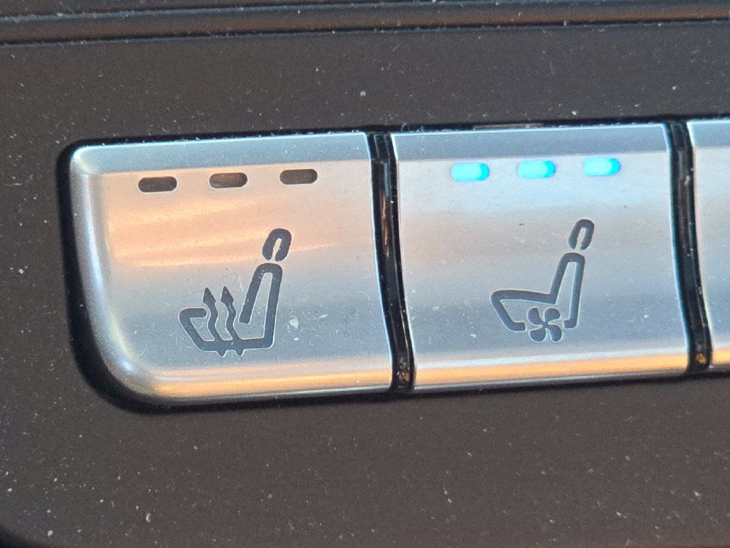 Certified 2020 Mercedes-Benz SL 550 image 5