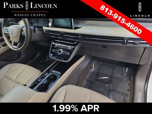Used 2022 Lincoln Corsair FWD w/ Premium Package image 10