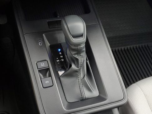 Used 2026 Toyota Corolla Cross L image 29