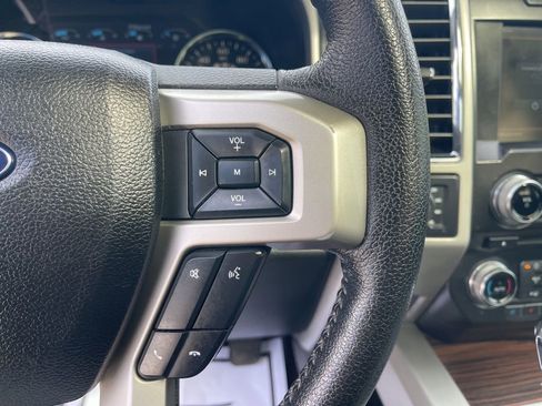 Used 2015 Ford F150 Lariat w/ Equipment Group 502A Luxury image 27